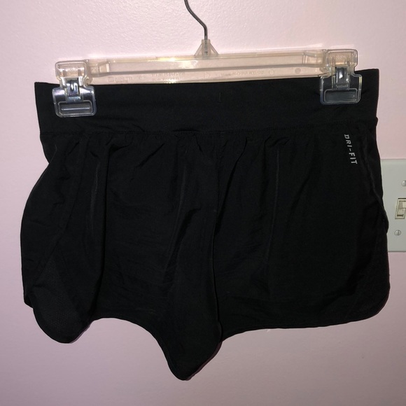 Black nike shorts - Picture 2 of 2